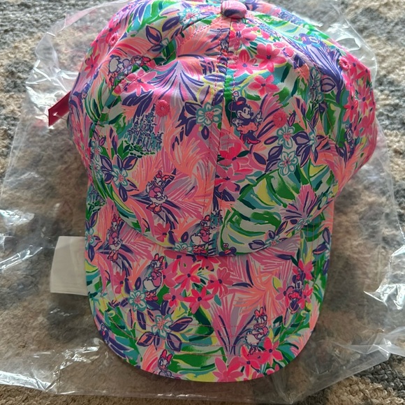 Lilly Loves Disney hat - Picture 1 of 1